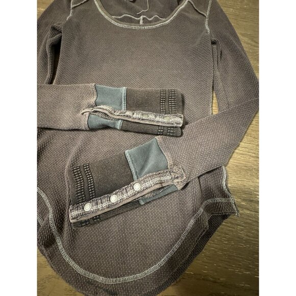 Free People Motor Cuff Button Waffle Thermal Top Shirt Brown S Y2K rock Grunge - Picture 3 of 9